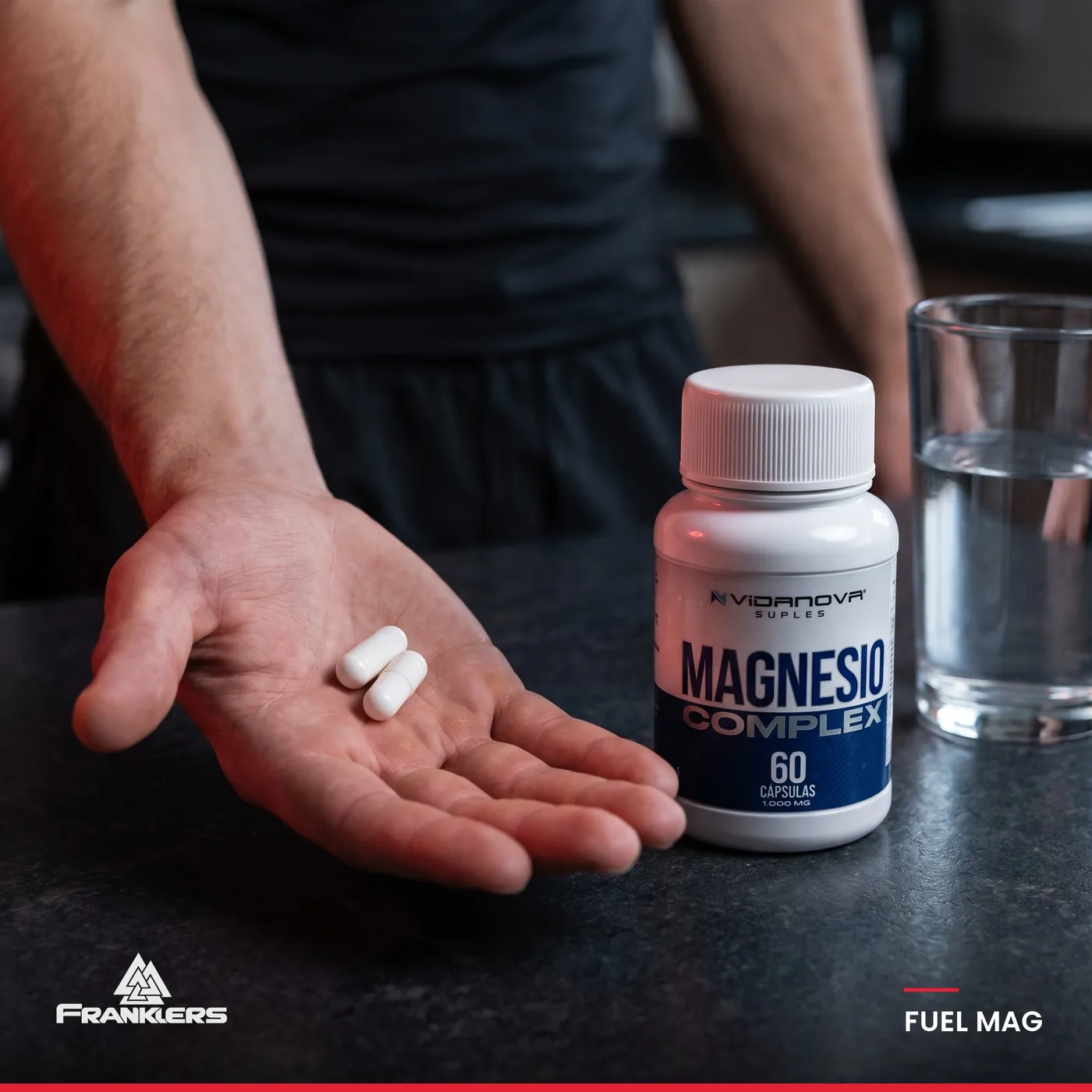 2 cápsulas de FUEL MAG con agua